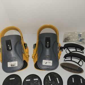 Burton freestyle bindings, new open box.
